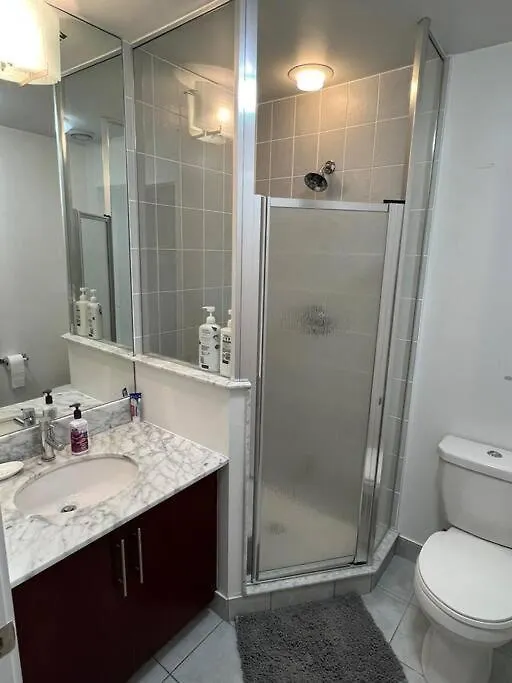 アパート Prestigious 2-Bdrm Condo - Across From Scotiabank Arena トロント