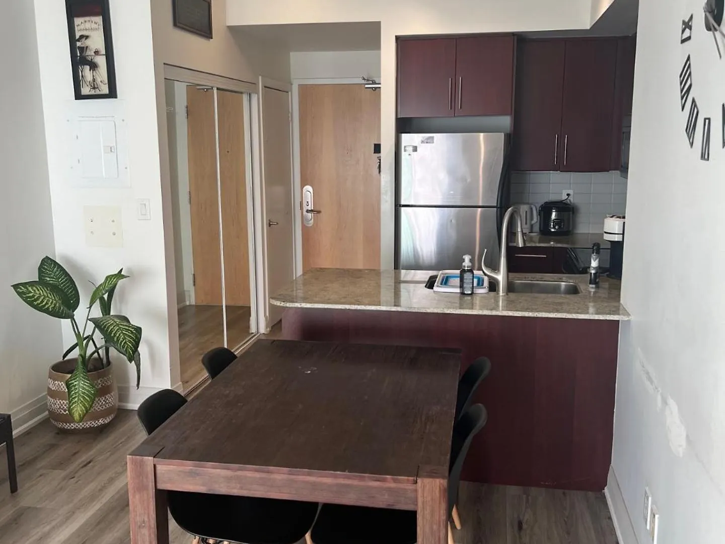 Prestigious 2-Bdrm Condo - Across From Scotiabank Arena Toronto